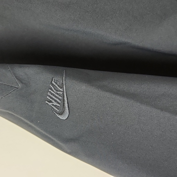 Nike Women's Teci+Pack Storm-FitADV - Picture 9 of 11